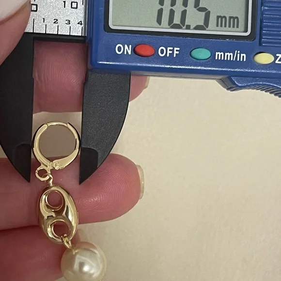 18k Gold Filled Puff Mariner Pearl Earrings - Picture 8 of 8